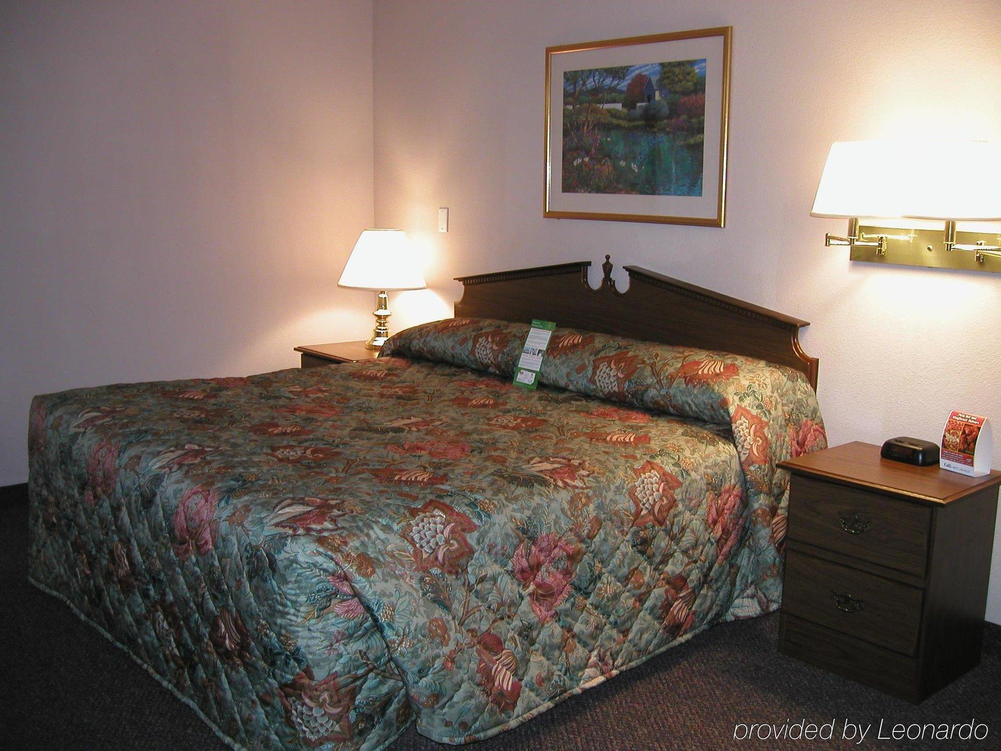 Intown Suites Extended Stay Greensboro Nc - Lanada ห้อง รูปภาพ