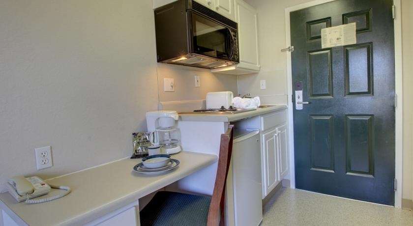 Intown Suites Extended Stay Greensboro Nc - Lanada ห้อง รูปภาพ