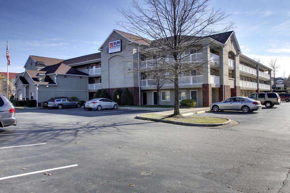 Intown Suites Extended Stay Greensboro Nc - Lanada ภายนอก รูปภาพ