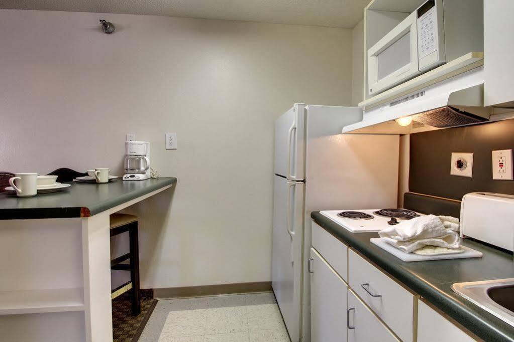 Intown Suites Extended Stay Greensboro Nc - Lanada ภายนอก รูปภาพ
