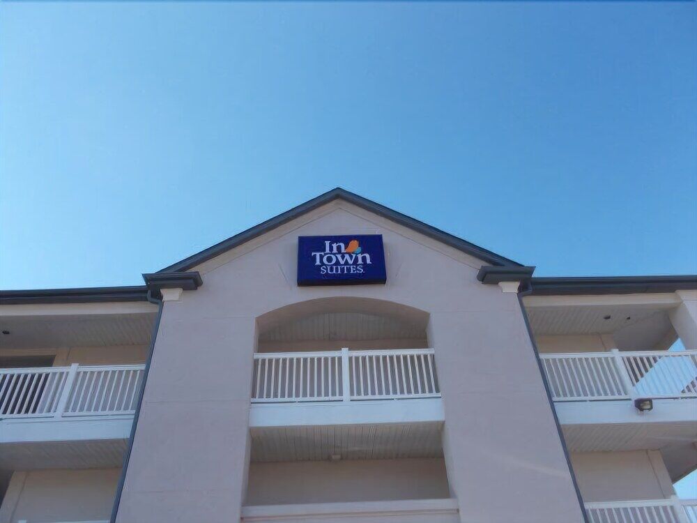 Intown Suites Extended Stay Greensboro Nc - Lanada ภายนอก รูปภาพ